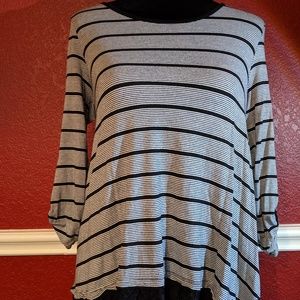 Hippie Rose striped top w/ lace detail. Small